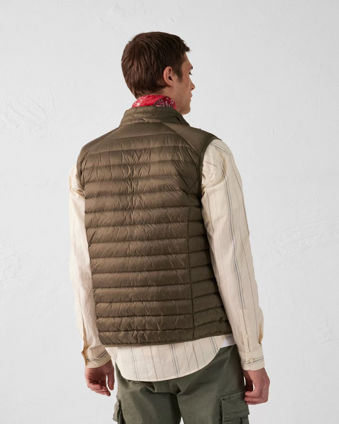 army_tom_sleeveless_down_jacket_3.webp JOTT Tom sleeveless down jacket ARMY Cheap