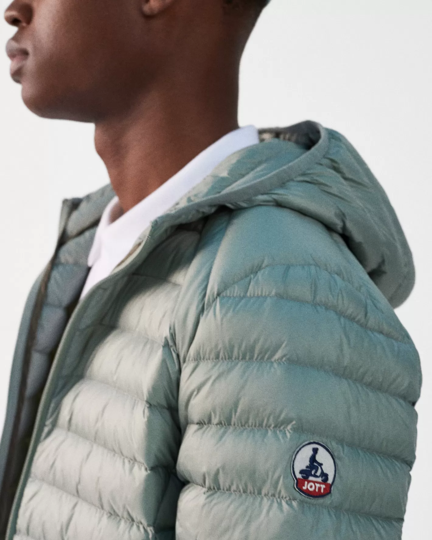 doudoune_lgre__capuche_vert_minral_nico_4.webp JOTT Doudoune légère à capuche Vert minéral Nico WVERTMINERAL Hot