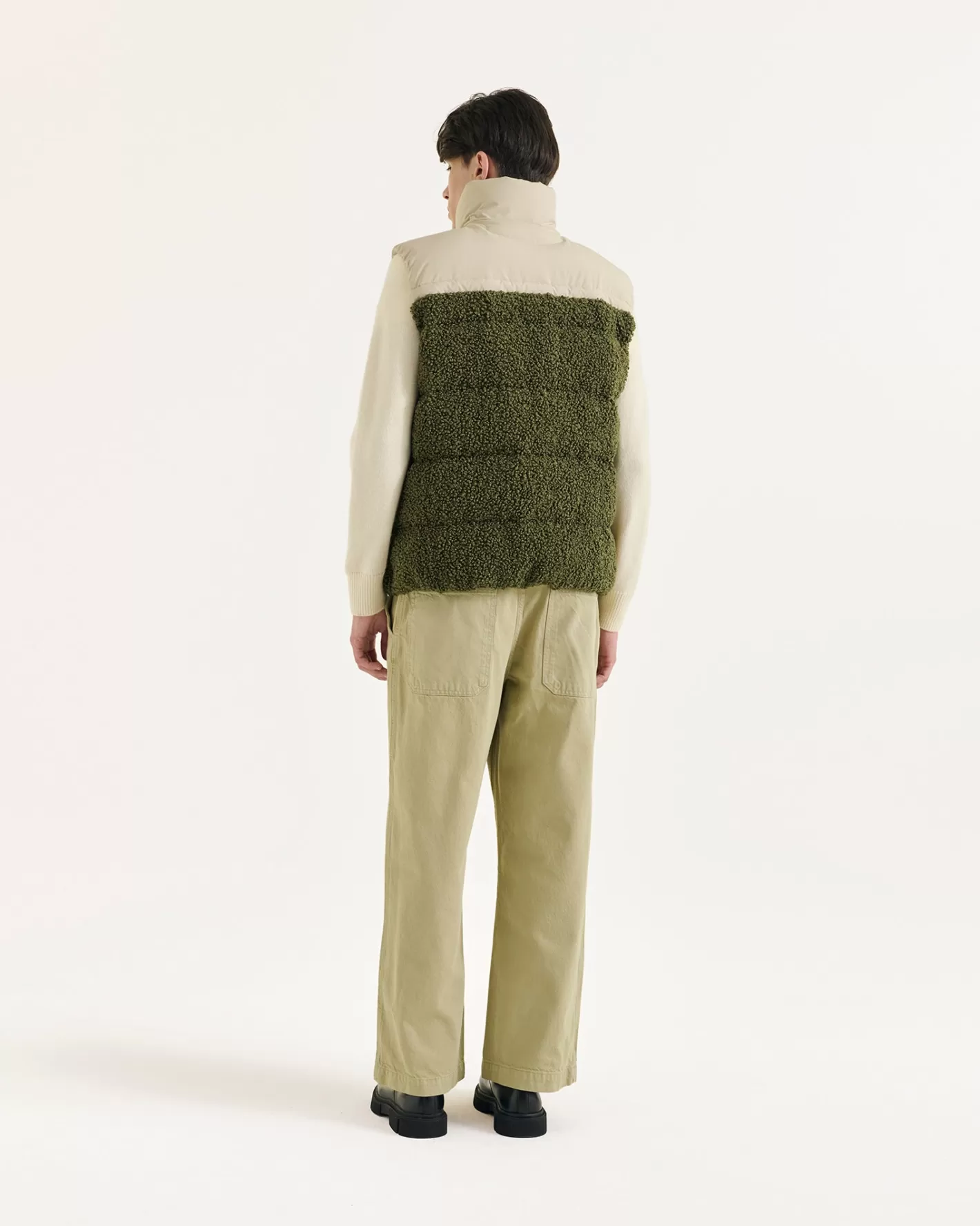 doudoune_sans_manches_bimatire_en_sherpa_army_matis_4.webp JOTT Doudoune sans manches bi-matière en sherpa Matis ARMY Online